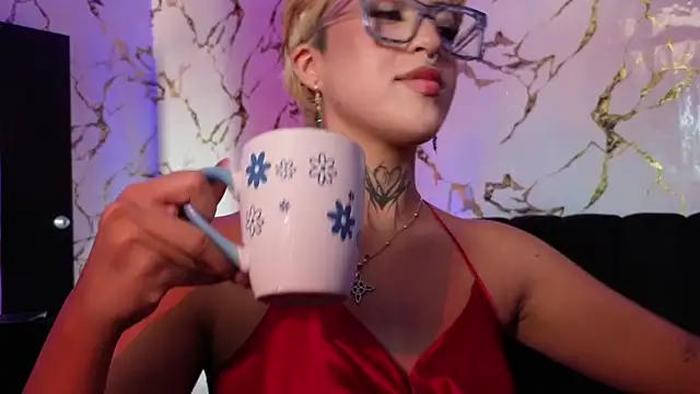 Snapshot of Rebeka-baker chatting on 02-28-26, 01:00 Rebeka-baker online show from 02-28-26, 01:00