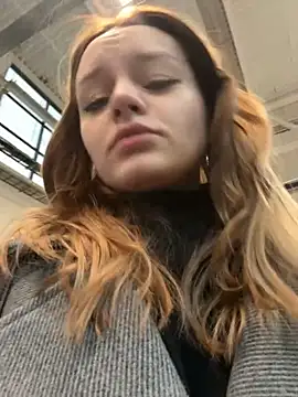 Snapshot of Cum_girlss chatting on 10-16-25, 05:49 Cum girlss online show from 10-16-25, 05:49
