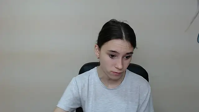 Snapshot of RosaRay_ chatting on 09-16-25, 06:36 RosaRay online show from 09-16-25, 06:36