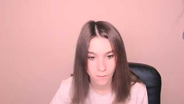 Snapshot of RosaRay_ chatting on 10-21-25, 06:35 RosaRay online show from 10-21-25, 06:35