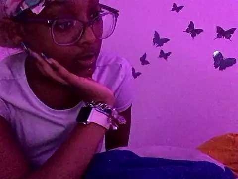 Snapshot of Moxhavix chatting on 11-08-25, 06:06 Moxhavix online show from 11-08-25, 06:06