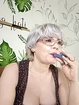 Catty Lady online show from 03-07-26, 07:30