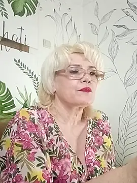 Snapshot of Catty_Lady chatting on 06-15-26, 07:35 Catty Lady online show from 06-15-26, 07:35