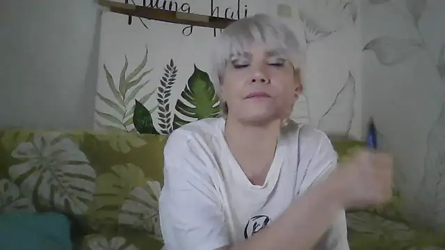 Catty Lady online show from 11-12-25, 05:50