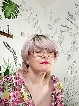 Catty Lady online show from 05-16-26, 07:13
