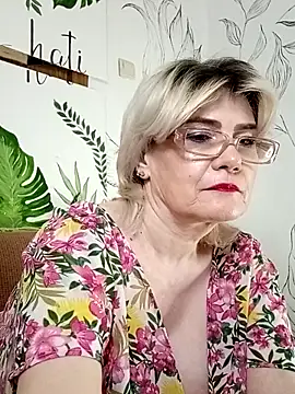 Catty Lady online show from 05-24-26, 07:47