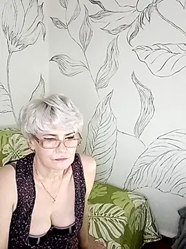 Catty Lady online show from 09-26-25, 05:31