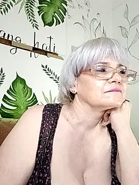 Catty Lady online show from 03-25-26, 07:46