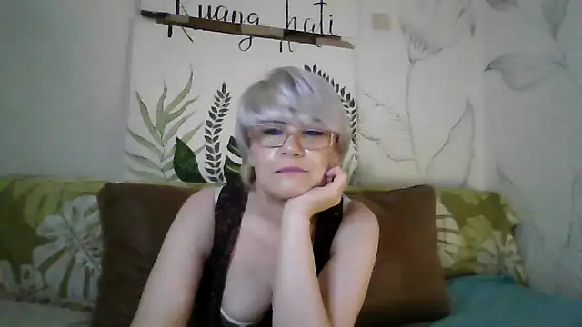 Catty Lady online show from 03-15-26, 07:54