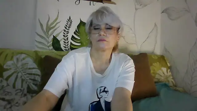 Snapshot of Catty_Lady chatting on 02-12-26, 07:24 Catty Lady online show from 02-12-26, 07:24