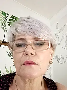 Catty Lady online show from 09-14-25, 05:35