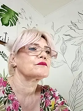 Snapshot of Catty_Lady chatting on 07-11-26, 07:14 Catty Lady online show from 07-11-26, 07:14
