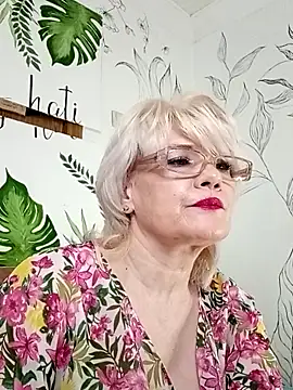 Snapshot of Catty_Lady chatting on 06-07-26, 07:30 Catty Lady online show from 06-07-26, 07:30