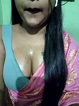 Snapshot of JIYA-04 chatting on 09-09-25, 12:47 JIYA-04 online show from 09-09-25, 12:47