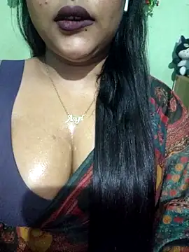 Snapshot of JIYA-04 chatting on 03-25-26, 03:44 JIYA-04 online show from 03-25-26, 03:44