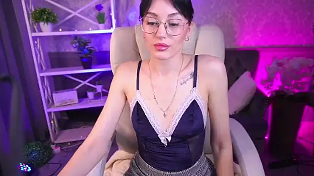 EviLune online show from 03-30-26, 06:15