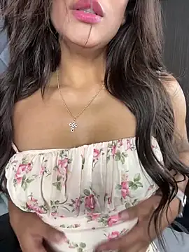 Snapshot of OneInAMillionXXX chatting on 10-22-25, 10:08 OneInAMillionXXX online show from 10-22-25, 10:08