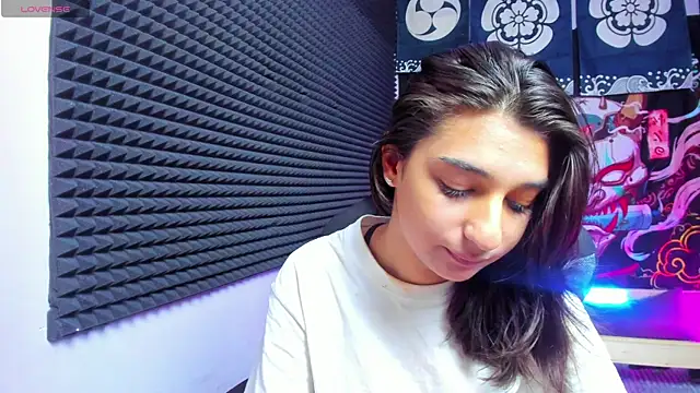 Elfy Rare  online show from 10-14-25, 03:01