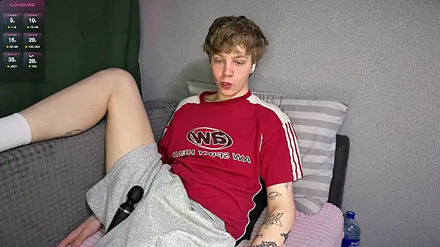 Snapshot of olivertasty chatting on 05-20-26, 04:48 olivertasty online show from 05-20-26, 04:48