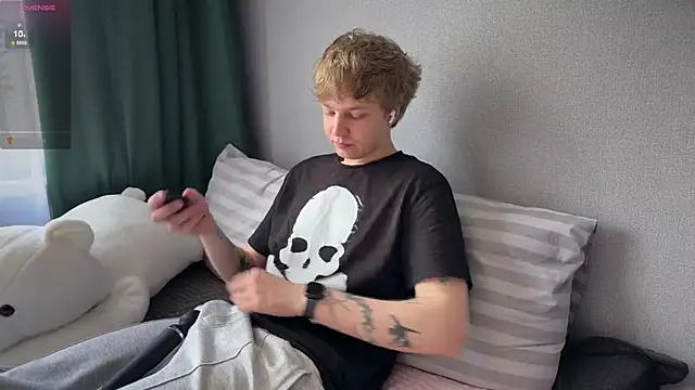 Snapshot of olivertasty chatting on 05-22-26, 06:33 olivertasty online show from 05-22-26, 06:33