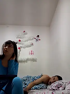 lareinalareinadelanal online show from 12-19-25, 09:11