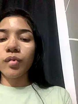 Snapshot of ElaRose_12 chatting on 09-15-25, 05:13 ElaRose 12 online show from 09-15-25, 05:13