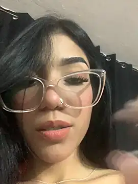 Snapshot of ElaRose_12 chatting on 09-26-25, 05:09 ElaRose 12 online show from 09-26-25, 05:09
