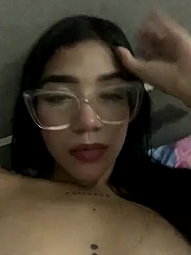 ElaRose 12 online show from 11-21-25, 10:20