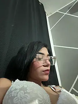 Snapshot of ElaRose_12 chatting on 04-28-26, 06:01 ElaRose 12 online show from 04-28-26, 06:01