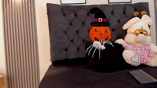 Snapshot of Dulce_Maay chatting on 10-28-25, 03:18 Dulce Maay online show from 10-28-25, 03:18