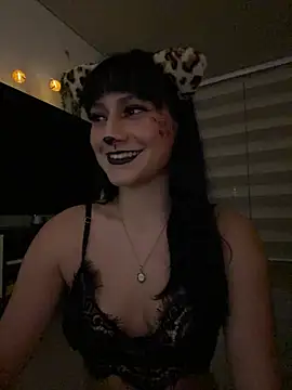 Snapshot of lenkaa chatting on 10-16-25, 12:41 lenkaa online show from 10-16-25, 12:41