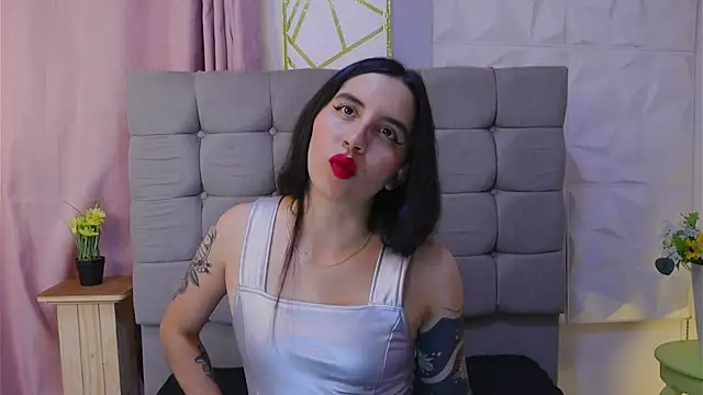 Snapshot of kaylee_lee chatting on 09-15-25, 04:24 kaylee lee online show from 09-15-25, 04:24