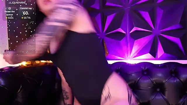 kaylee lee online show from 11-29-25, 01:22