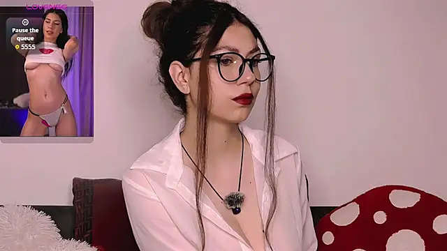 M1kaylaRaven online show from 10-25-25, 03:28