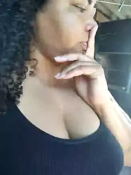 Snapshot of Rafaschuler chatting on 09-20-25, 01:16 Rafaschuler online show from 09-20-25, 01:16