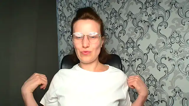 Snapshot of Kelly_Kisss chatting on 06-15-26, 11:21 Kelly Kisss online show from 06-15-26, 11:21