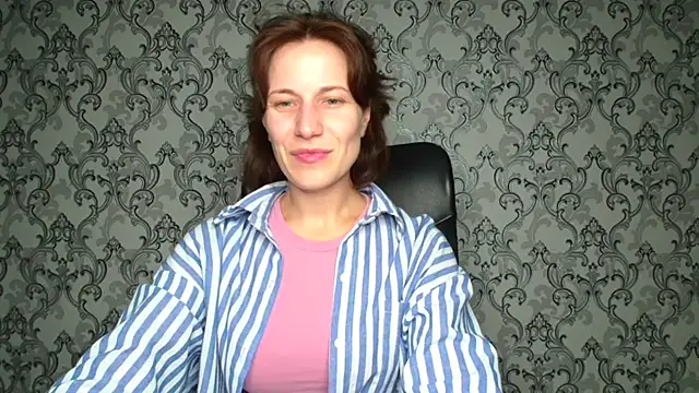 Kelly Kisss online show from 11-14-25, 06:11