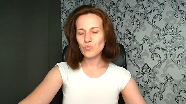 Snapshot of Kelly_Kisss chatting on 06-20-26, 11:15 Kelly Kisss online show from 06-20-26, 11:15