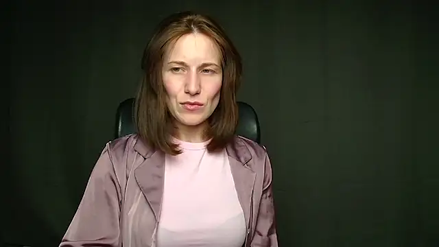 Kelly Kisss online show from 01-14-26, 01:04