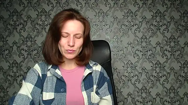 Kelly Kisss online show from 12-19-25, 10:50