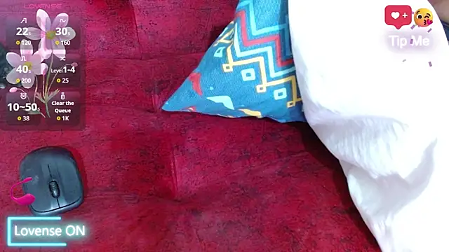 naomi powel online show from 09-30-25, 03:23