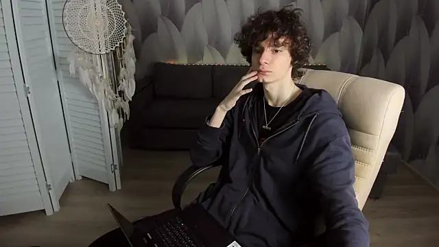 Snapshot of Edvard_Blare chatting on 09-14-25, 05:35 Edvard Blare online show from 09-14-25, 05:35