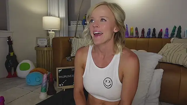 Taylorlove303 online show from 09-24-25, 10:22