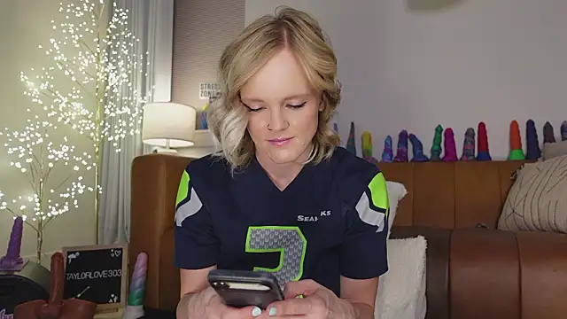 Snapshot of Taylorlove303 chatting on 02-08-26, 11:19 Taylorlove303 online show from 02-08-26, 11:19