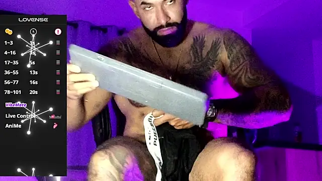 Snapshot of Max-prada chatting on 02-10-26, 02:54 Max-prada online show from 02-10-26, 02:54