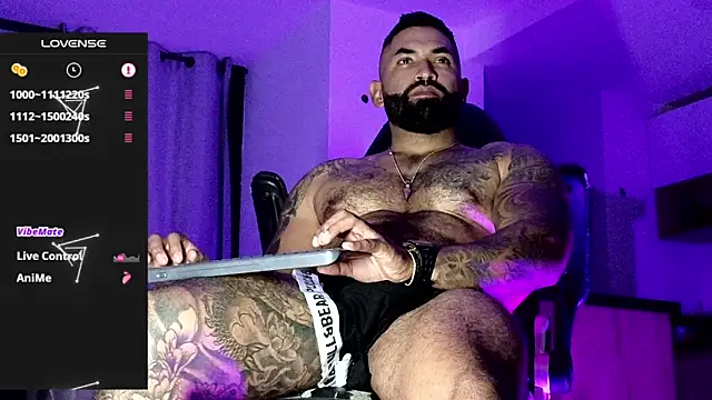 Snapshot of Max-prada chatting on 02-11-26, 02:00 Max-prada online show from 02-11-26, 02:00