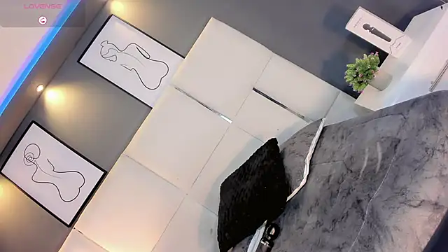 LiaFernandaa online show from 11-24-25, 02:06