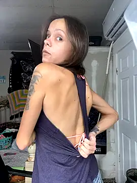 Snapshot of Candy_Shower chatting on 09-18-25, 08:56 Candy Shower online show from 09-18-25, 08:56