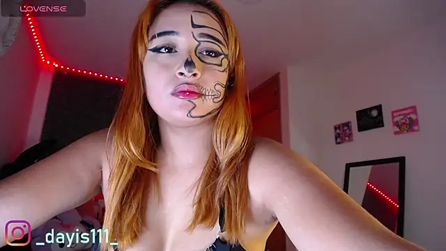 Snapshot of dayis_sweet chatting on 10-31-25, 01:02 dayis sweet online show from 10-31-25, 01:02