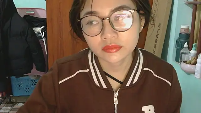 Uhem112 online show from 11-25-25, 01:17